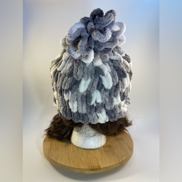 Handmade Kid’s Super Soft & Cozy Winter Hat With Loopy Pom-Pom - Variegated Gray - Picture 6 of 9